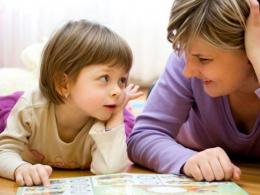 Хэрвээ хүүхэд хоёр настайдаа ярихгүй бол: шалтгаан ба сургалт